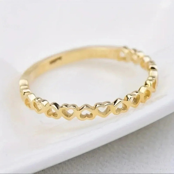 Dainty Gold Heart Ring - Picture 4 of 4